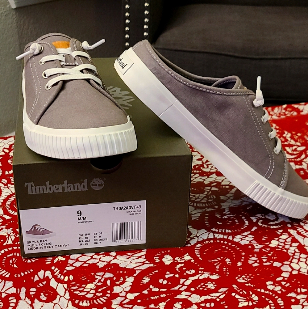 Timberland slides. LIKE NEW + Discounted ship!
